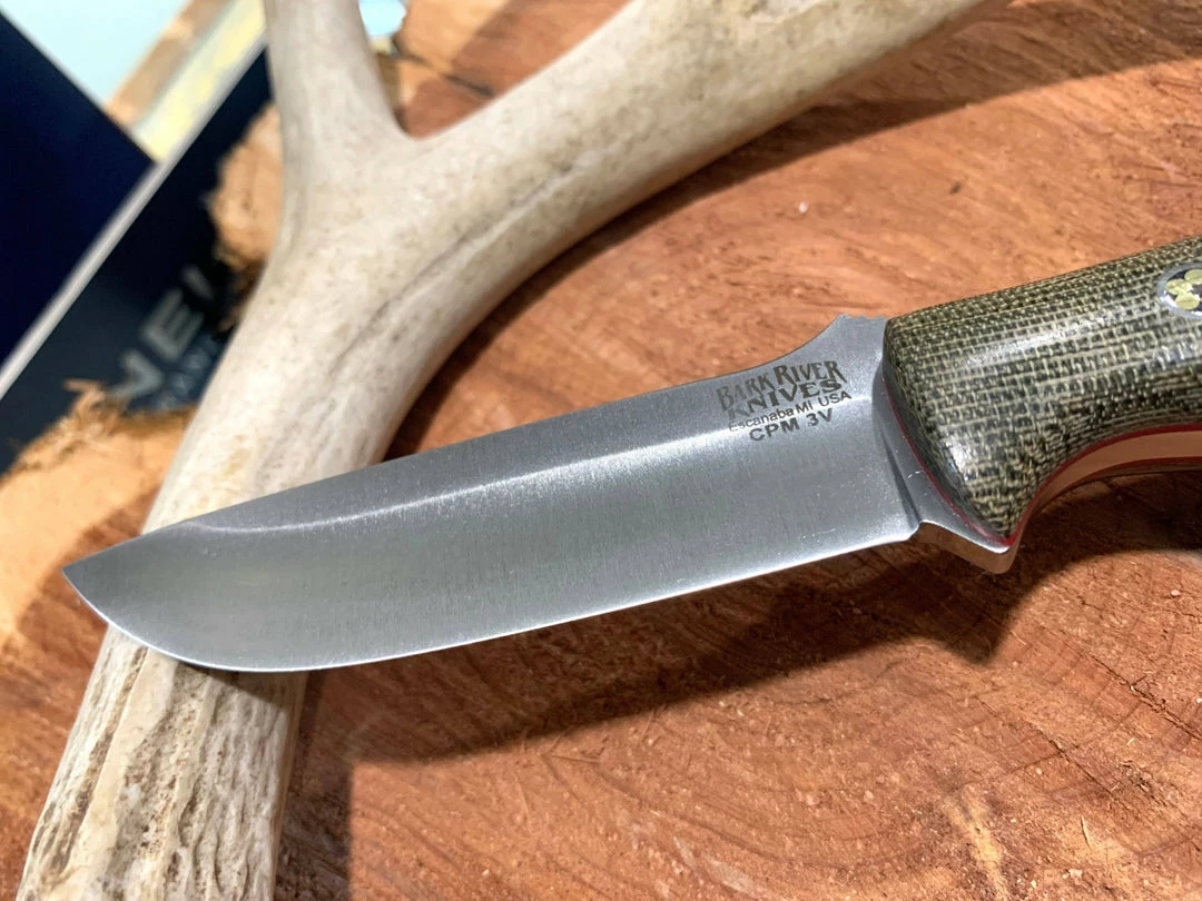 BARK RIVER KNIVES Bark River Gunny CPM 3V Knife W/ Green Canvas Micarta - Red Liners - Mosaic Pins 4 BARK RIVER KNIVES Bark River Gunny CPM 3V Knife W/ Green Canvas Micarta - Red Liners - Mosaic Pins