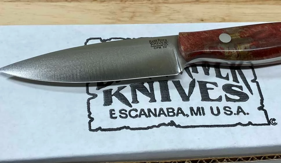 BARK RIVER KNIVES Bark River Mini-Aurora CPM 3V Knife Red & Natural #3 Elder Burl (USA) 9 BARK RIVER KNIVES Bark River Mini-Aurora CPM 3V Knife Red & Natural #3 Elder Burl (USA)