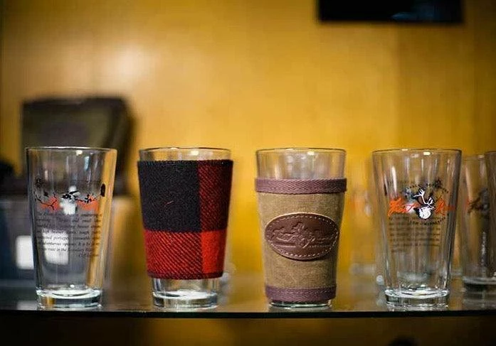 FROST RIVER TRADING Frost River Logo Pint Glass (USA) Canvas Packs 5 FROST RIVER TRADING Frost River Logo Pint Glass (USA) Canvas Packs
