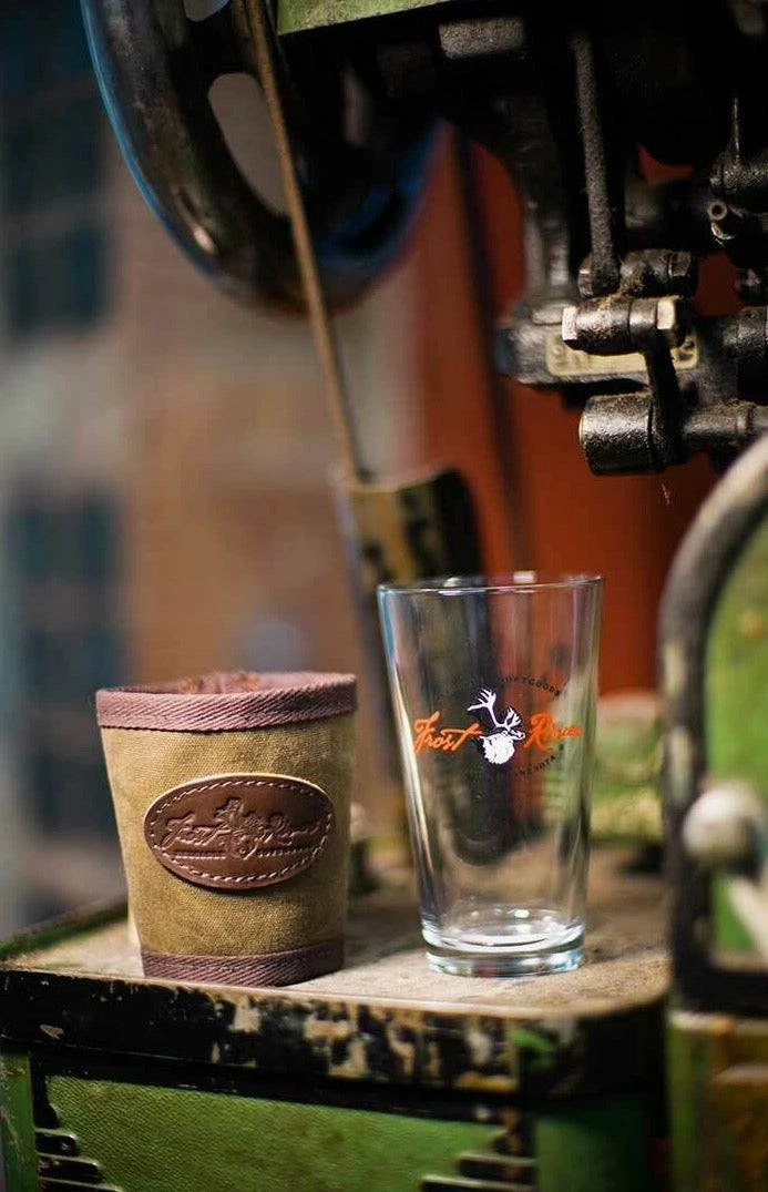 FROST RIVER TRADING Frost River Logo Pint Glass (USA) Canvas Packs 6 FROST RIVER TRADING Frost River Logo Pint Glass (USA) Canvas Packs