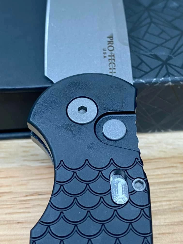 PROTECH KNIVES Pro-Tech TR-3 MC1 Magnacut Knife Fish Scale Black 4 PROTECH KNIVES Pro-Tech TR-3 MC1 Magnacut Knife Fish Scale Black